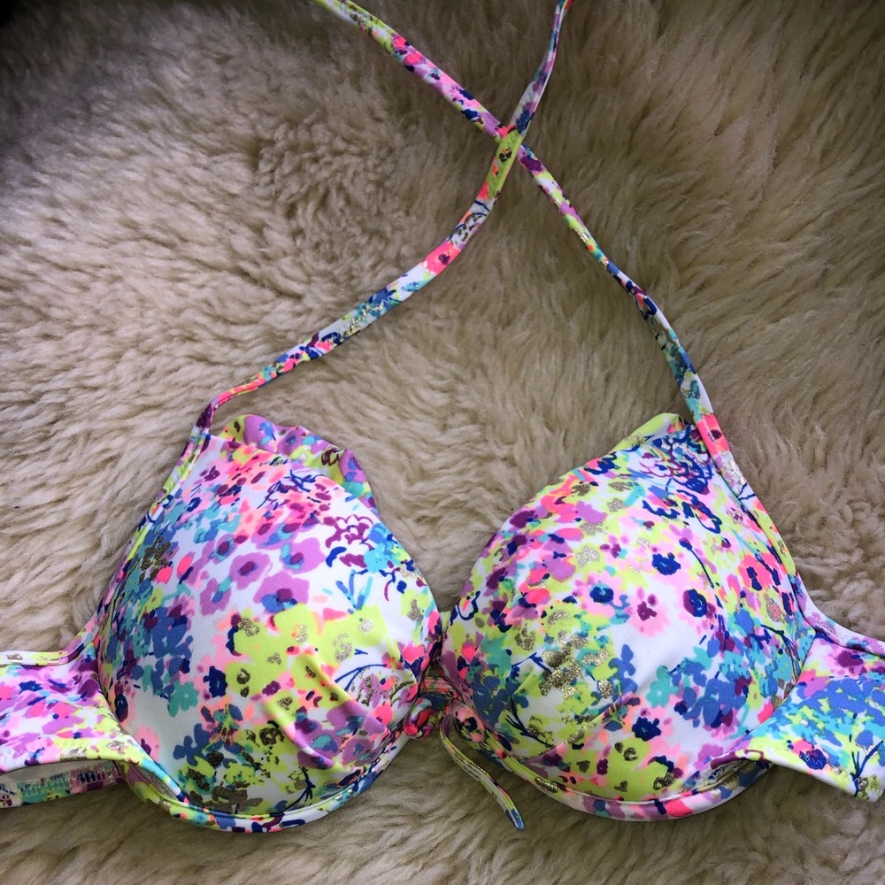 Victoria’s Secret Push up bikini top 34A